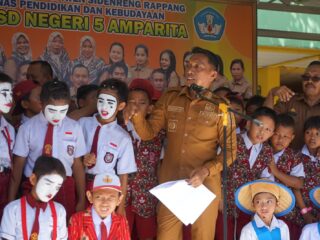 Kehadiran Bupati Sidrap Bangkitkan Semangat Peserta FLS2N Tellu Limpoe