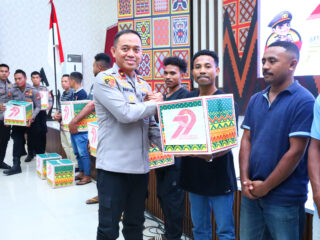 Polda Sulsel Bagikan 15.000 Paket Sembako dalam Rangka Hari Bhayangkara ke-79