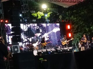 Panggung Meriah, Musik Menggelegar! VOC Team Buktikan Sidrap Punya Musisi Hebat