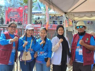 Tim Kesehatan Puskesmas Amparita Siaga Beri Pertolongan Pertama pada Event GTX MX Championship di Bilokka