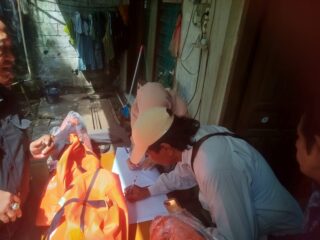 Puluhan Paket Sembako Disalurkan KJI Kota Padang untuk Korban Banjir