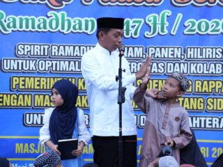 Bupati Syaharuddin Sapa Warga di Safari Ramadan Watang Sidenreng