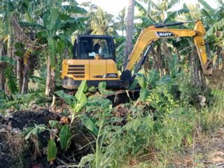 Petani Di Pemantingan Swadaya Perbaiki Irigasi, Harap Perhatian Pemerintah